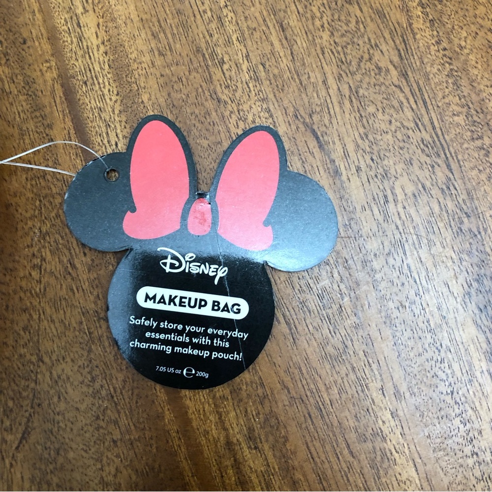 NWT Minnie Mouse makeup bag - Picture 8 of 8